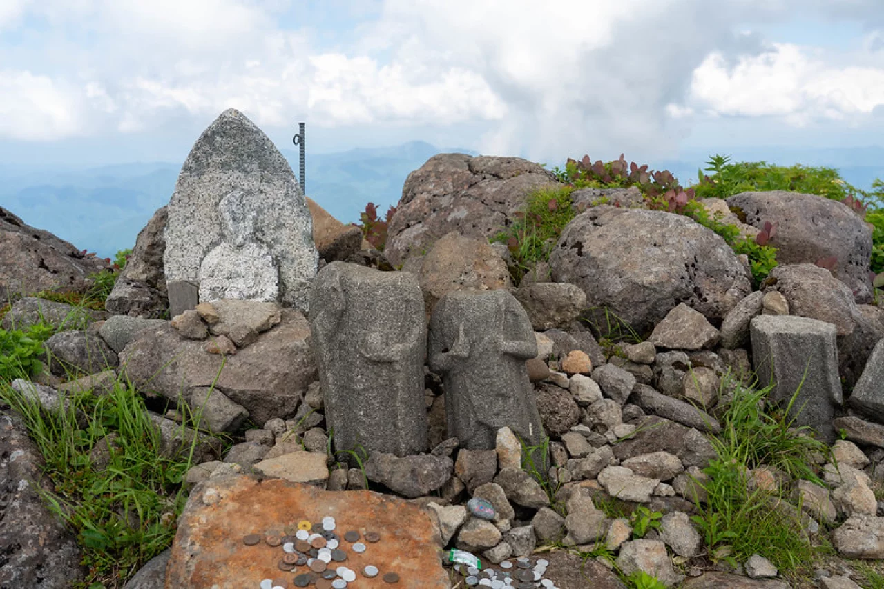 森吉山の石仏