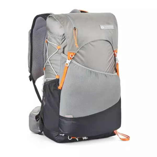 Gossamer Gear ゴッサマーギア Fast Kumo Grey M/Lサイズ 軽量バックパック トレイルラン ハイク 登山 ミニマルデザイン 通気性良好 耐久性 素材 グレーカラー 長距離用バッグ 高機能 男女兼用 アウトドア トレッキング用装備