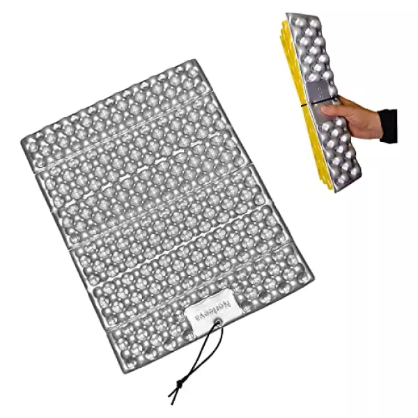 Norleeva 座布団 アウトドア コンパクト折りたたみシート 銀マット サウナマット クッションマット 登山 キャンプ 【アルミ加工が施された座布団】 (黄色)