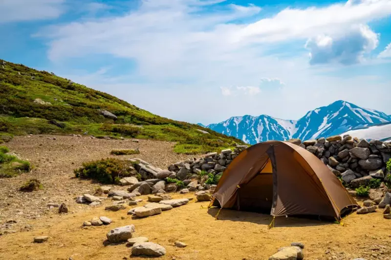 【2024年版】テント泊に行こう!軽量なソロテント9選!