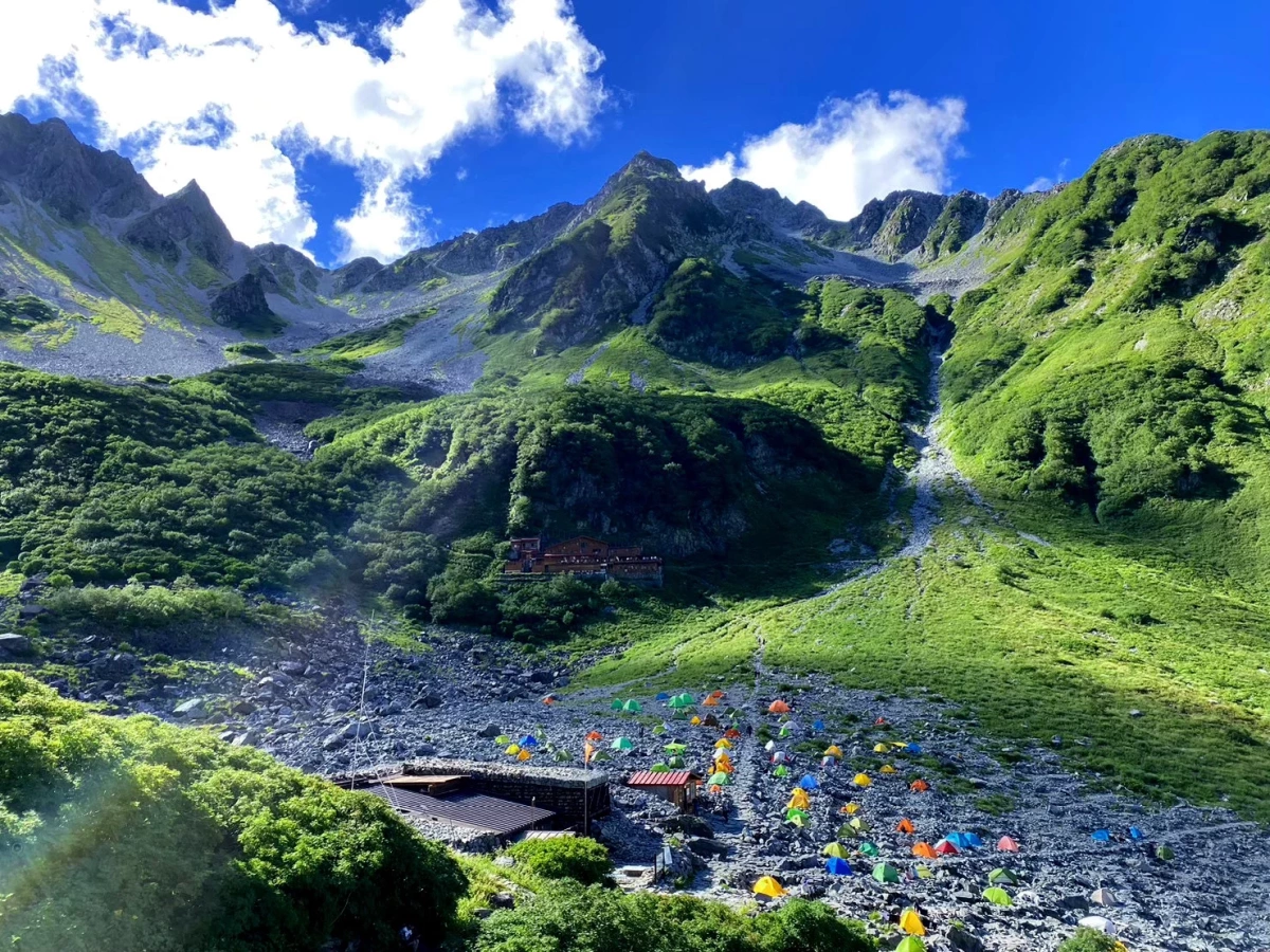 初めてのテント泊登山!知っておきたいルールとマナー、魅力や注意点を解説