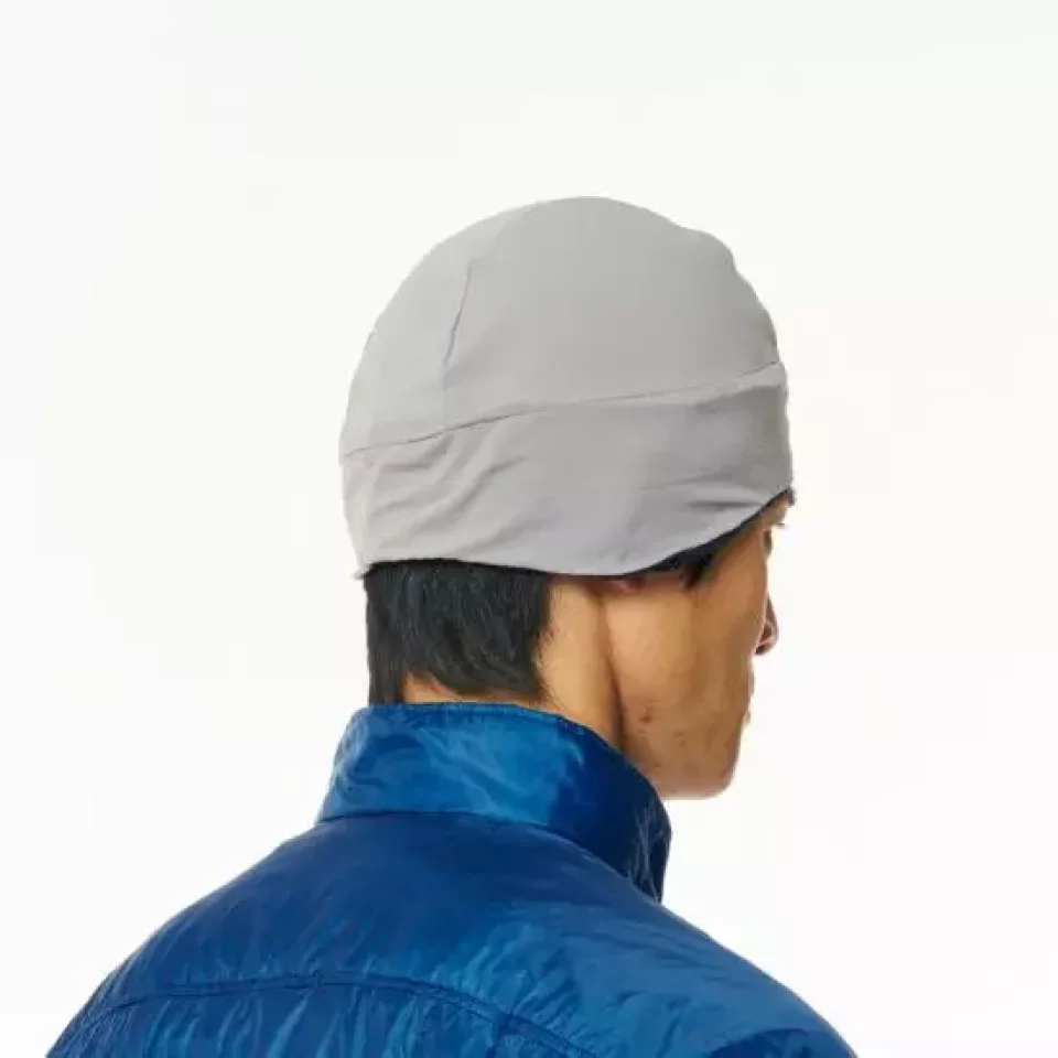 雪がつきにくい暖かなビーニー-ファイントラック『スノービーニー』