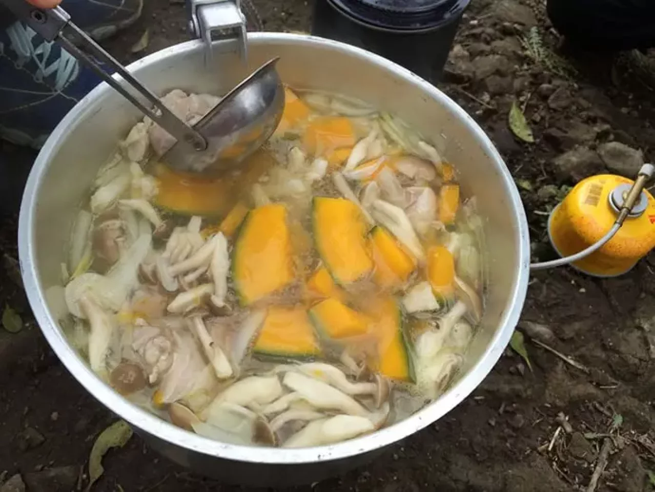 南瓜シチューの準備と食材