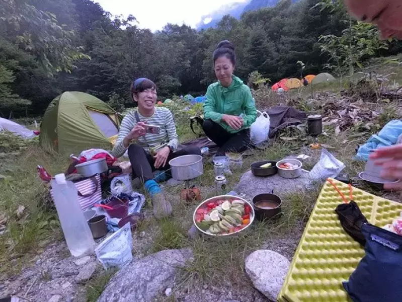 鶏ハムのアボカド添え/ベーコンスープ