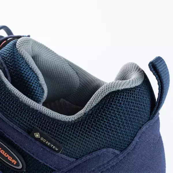 タウンユースにも使えるハイキングシューズ C7_04