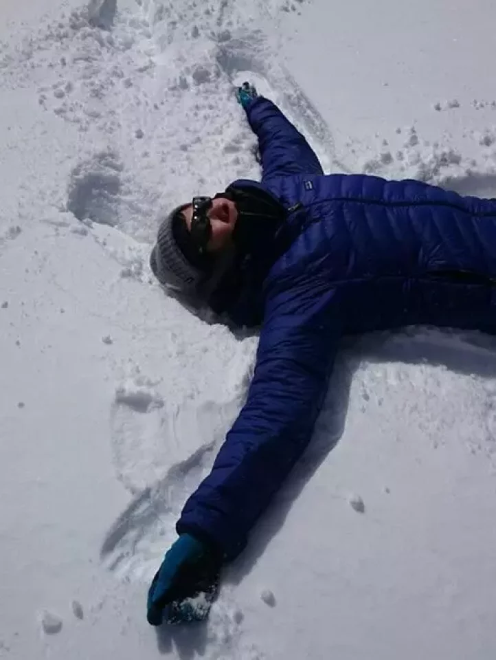 スノーシューで歩いたり寝そべったり