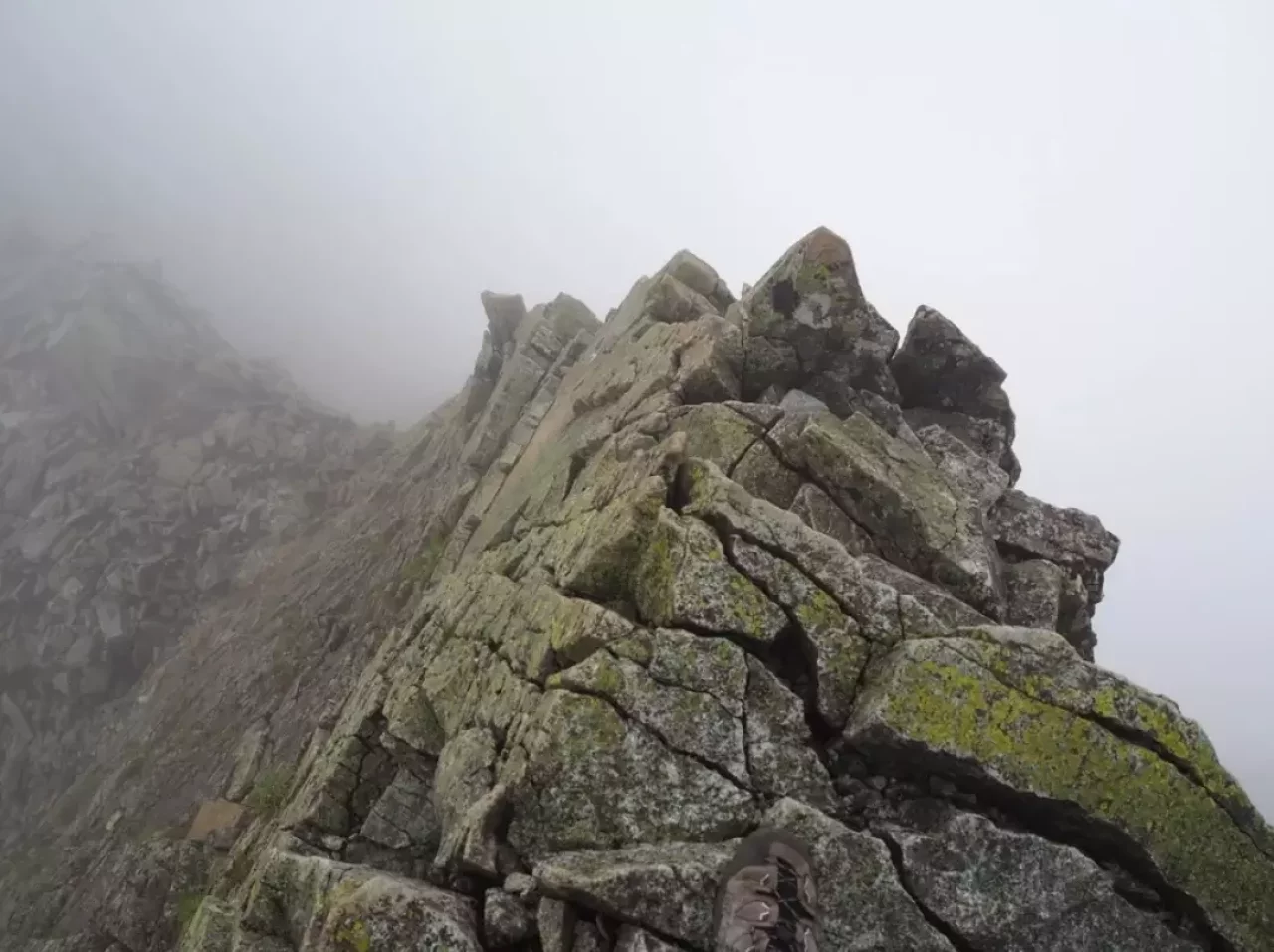 奥穂高岳からジャンダルムをピストン