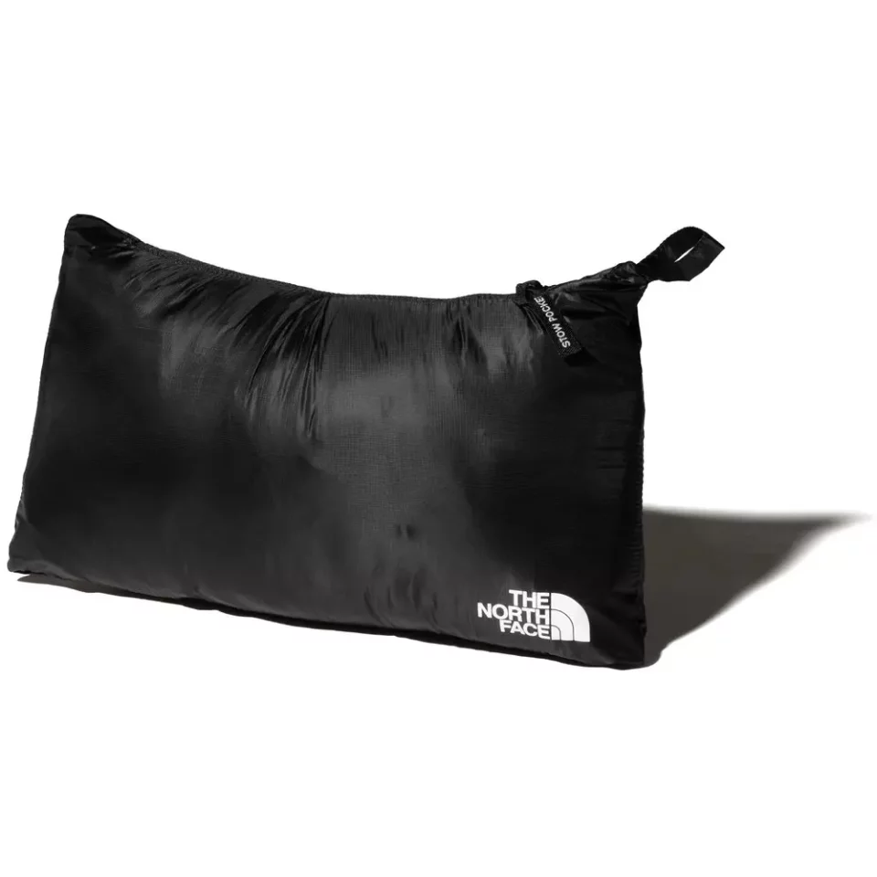 シェル素材による特徴に力を入れたダウンジャケット