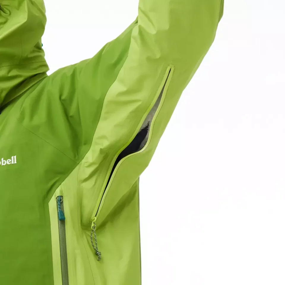 軽量で動きやすいハードシェル『ダイナアクションパーカ』