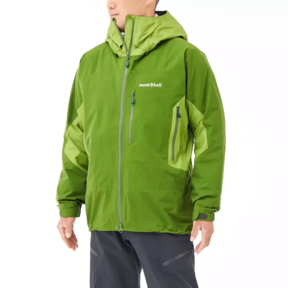 軽量で動きやすいハードシェル『ダイナアクションパーカ』