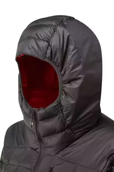 頭にフィットするフードデザイン