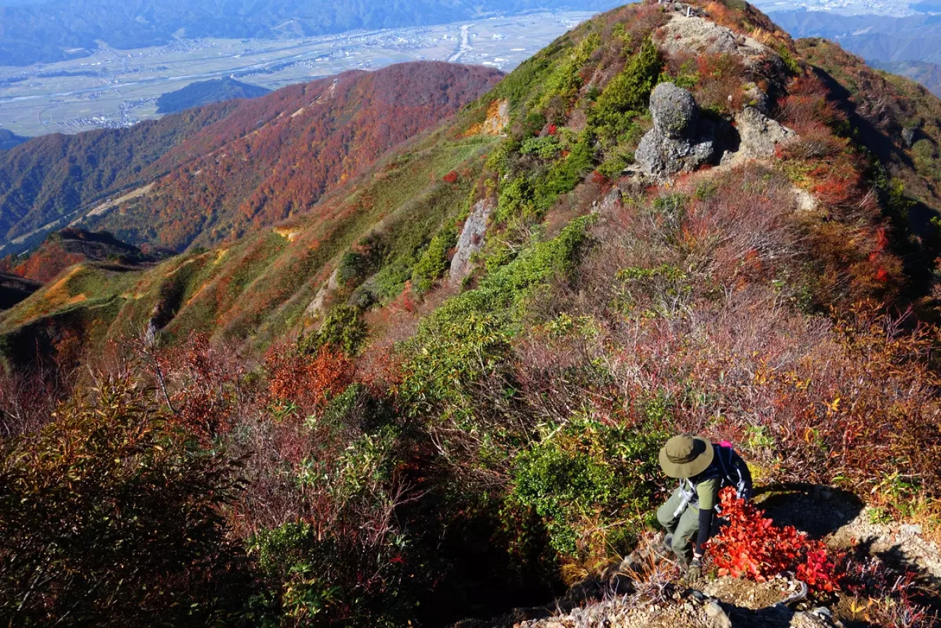 八海山の紅葉登山-超スリリング+超絶景に震える-11月2日のレポート