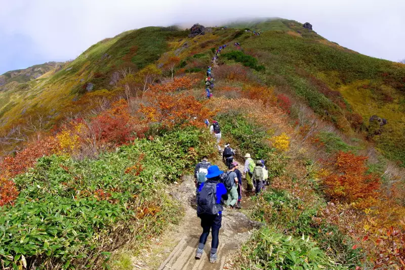 紅葉時期 谷川岳 混雑状況