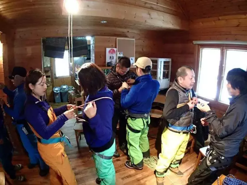 バックカントリー机上講習、トレーニング