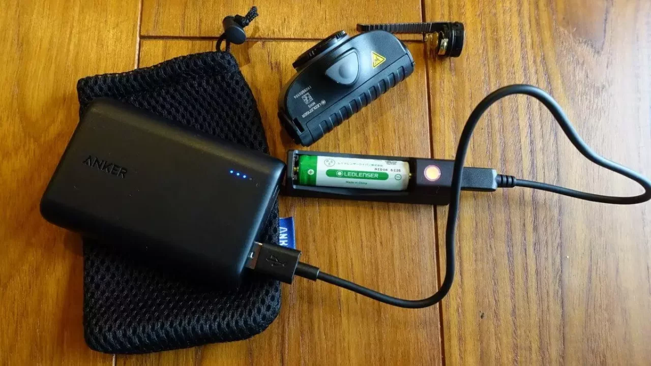 ヘッドランプ レッドレンザーMH5の電池