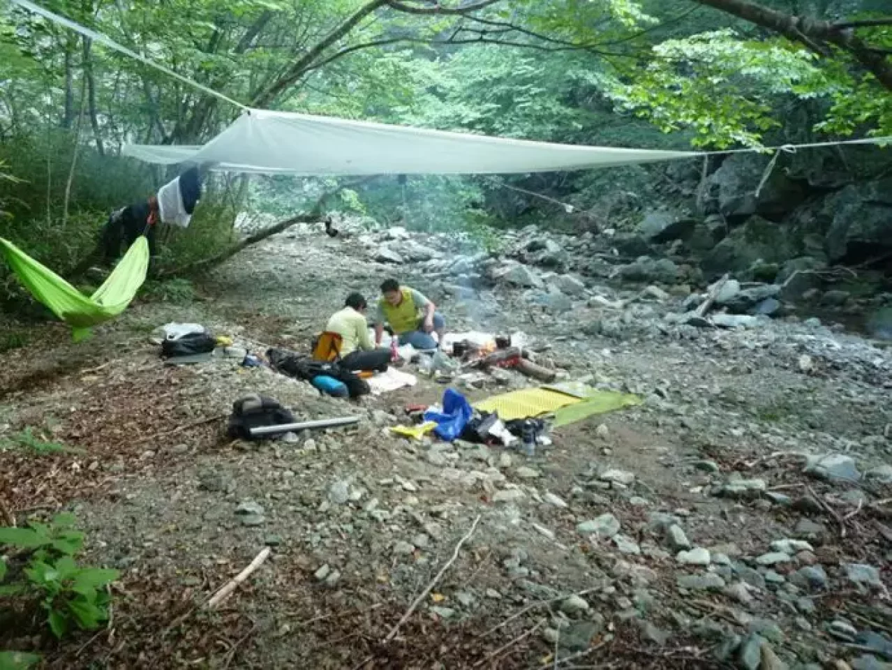 野営で使用しているタープ