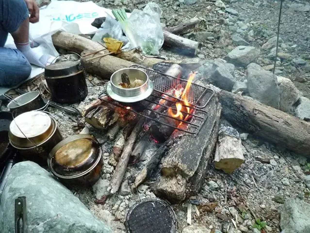 源流野営での焚き火