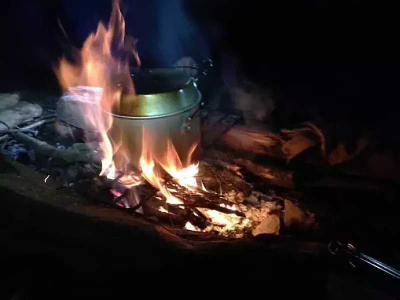 源流野営での焚き火