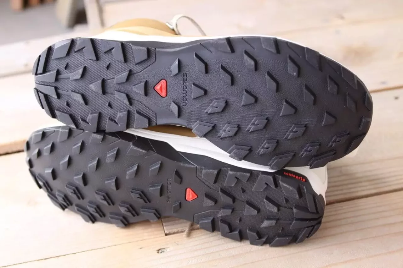 ウインターシューズ サロモンOUTsnap CSWPのアウトソール