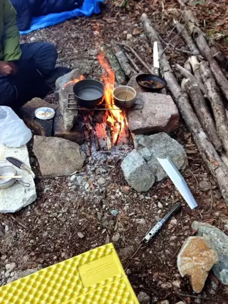 パーセルトレンチグリルで焚き火調理