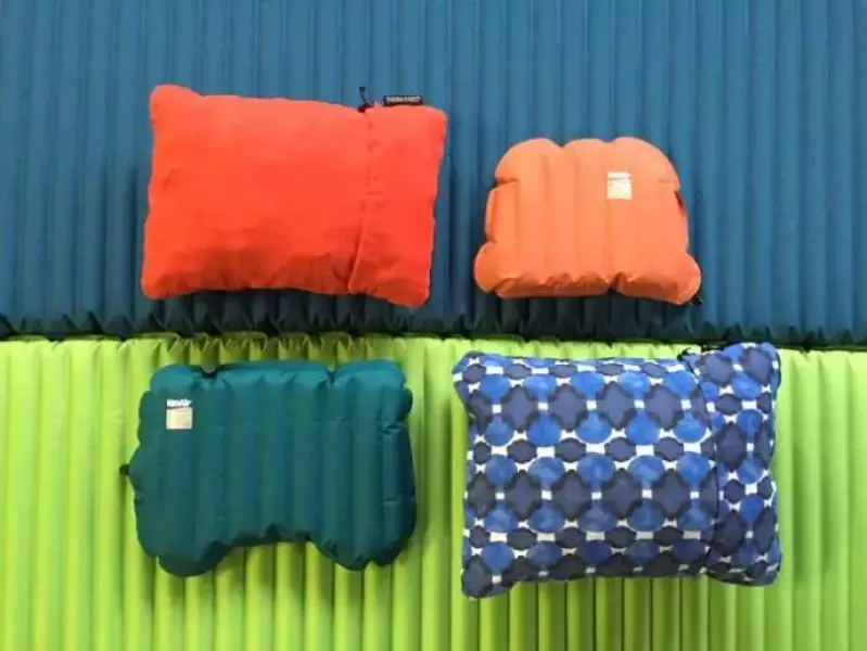 サーマレスト ピロー