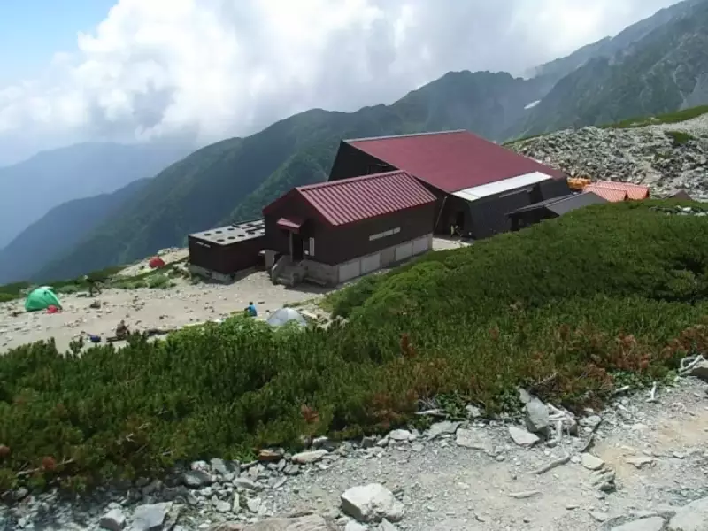北岳山荘