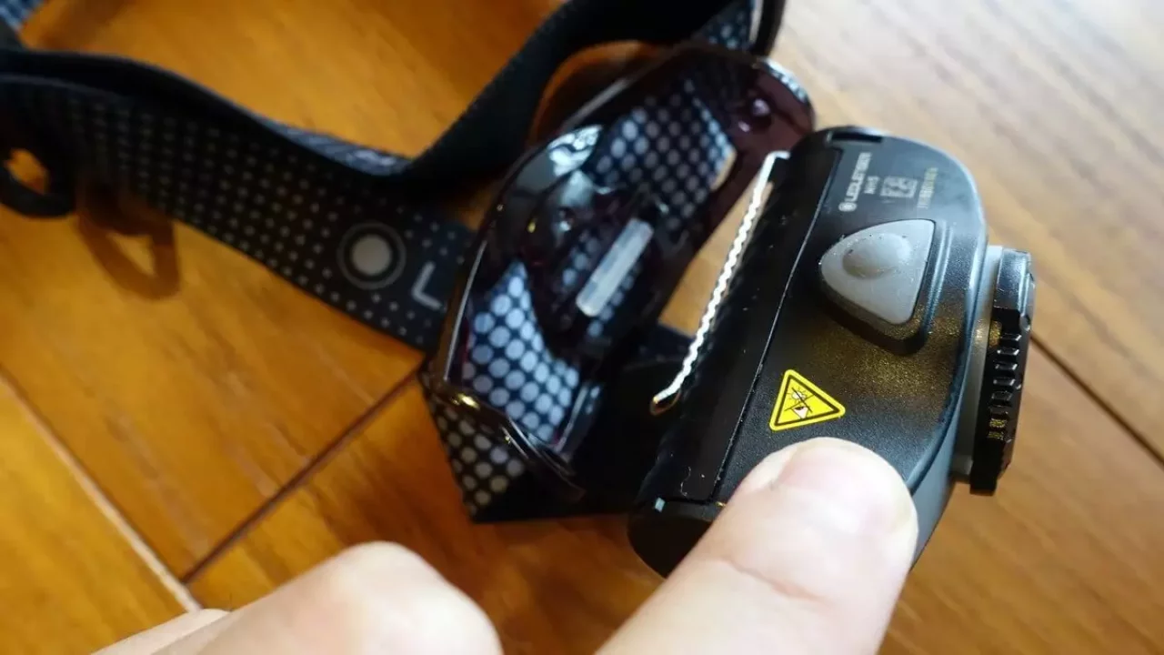 ヘッドランプ レッドレンザーMH5の携帯性