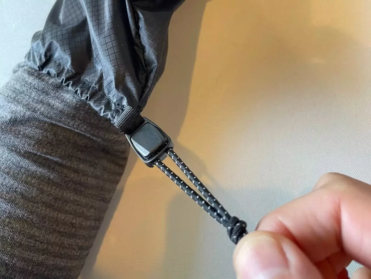 手がかじかむ季節に超おすすめ『山旅-コンパクト防風ミトン』