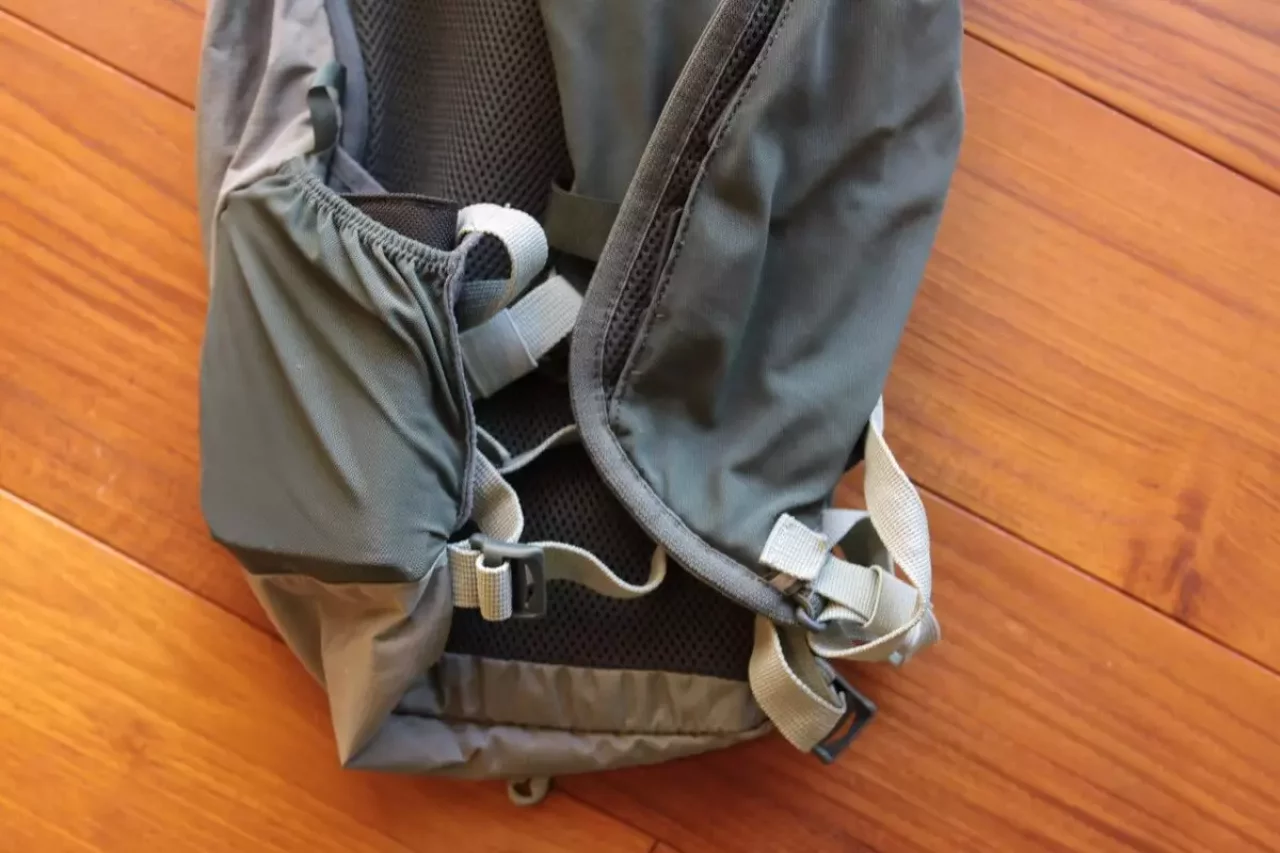 小さい財布はアウトドアでは重要