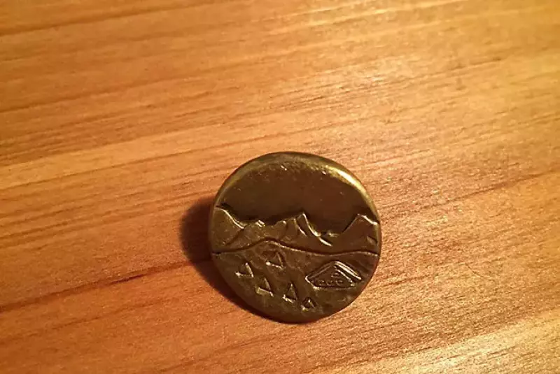 山の形のアクセサリー