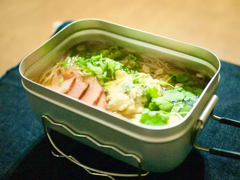 暑い日に食べたいさっぱりとしたタイ料理-メスティンで作るセンミーナーム|メスティンレシピ|山の食事・行動食|山のコト|登山・トレラン・山スキーマガジン「山旅旅」