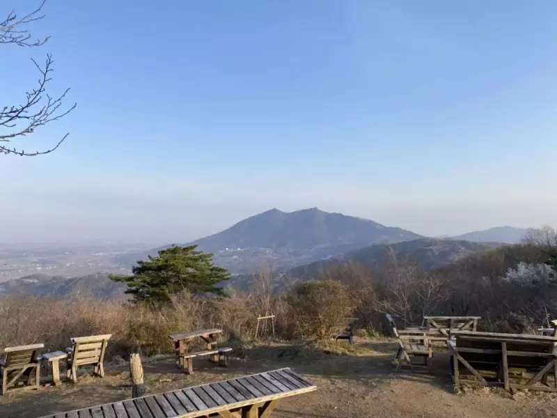 宝篋山 パノラマ絶景が魅力!初心者におすすめ登山コース・難易度・周辺スポット|ルート紹介から探す|登山・トレラン・山スキーマガジン「山旅旅」