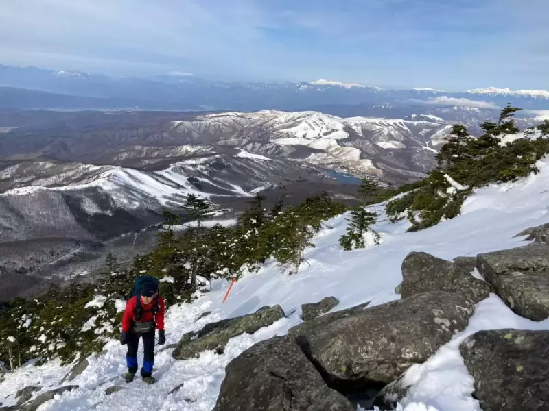 4月 登山 おすすめ 春山 蓼科山