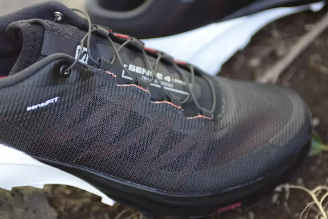 SENSE 4 PRO のアッパー