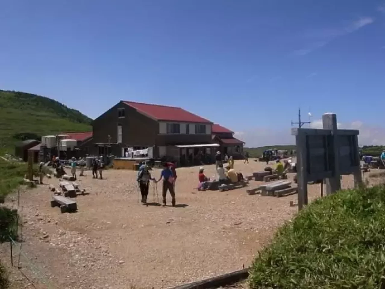 薬師岳の麓にある太郎平