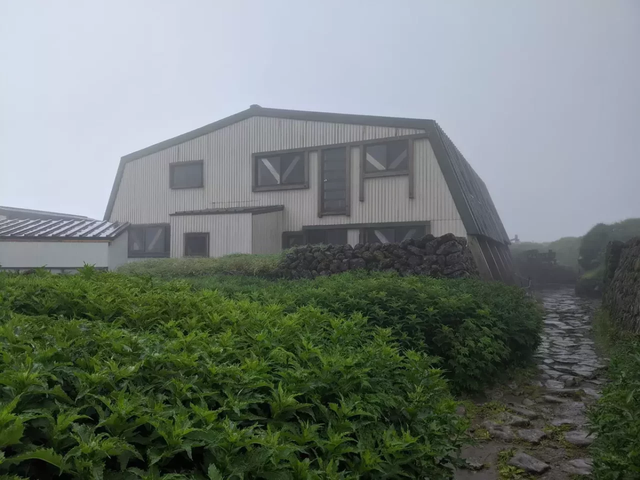 月山頂上小屋