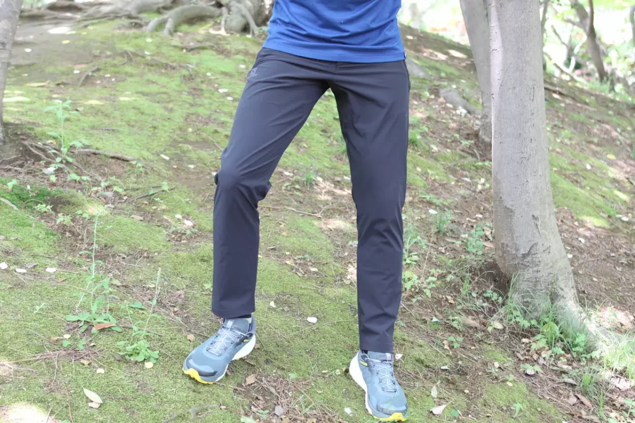 登山用パンツに求める5つの特徴-パンツの形状(股上や全体の締めつけ感)