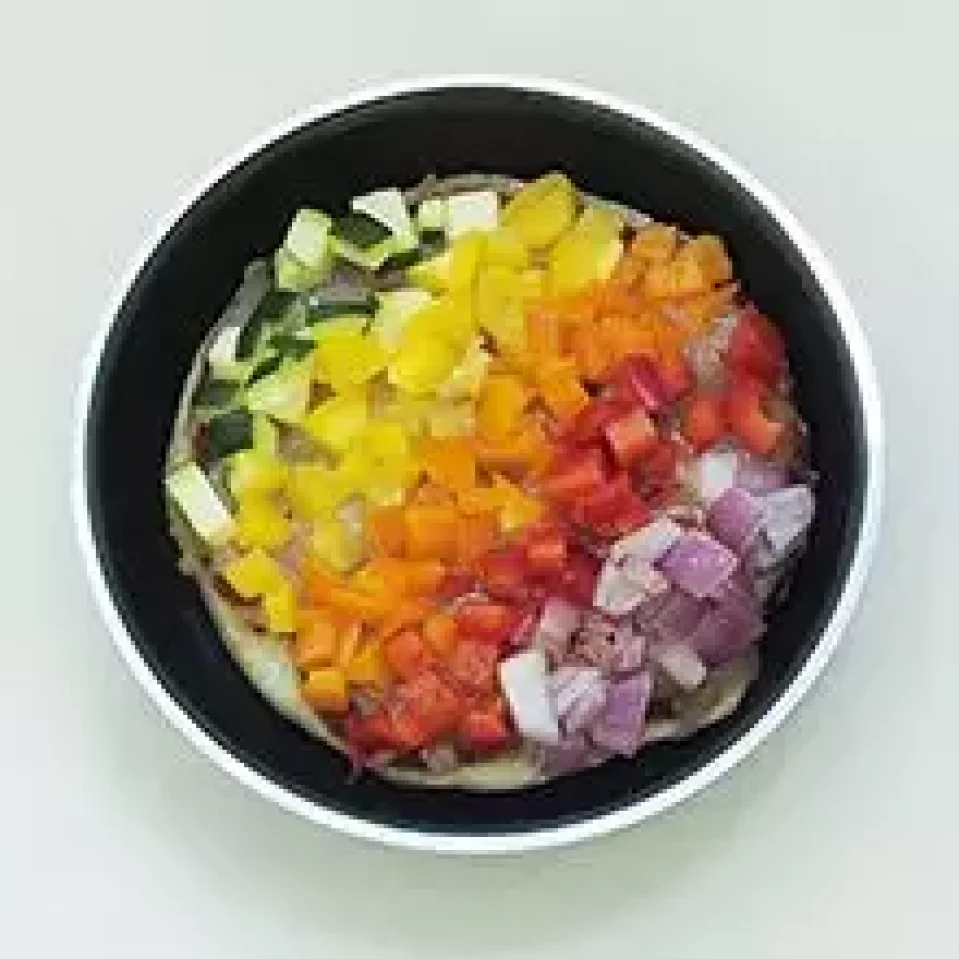 ハロウィンパーティにも山ごはんにも『カラフルベジーピザ』