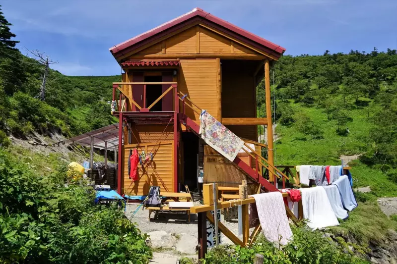 茶臼小屋