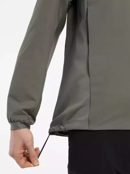 登山シーンで選べる幅広いモデル展開