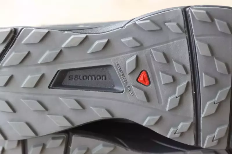 サロモン センスライド GORE-TEX ノクターン