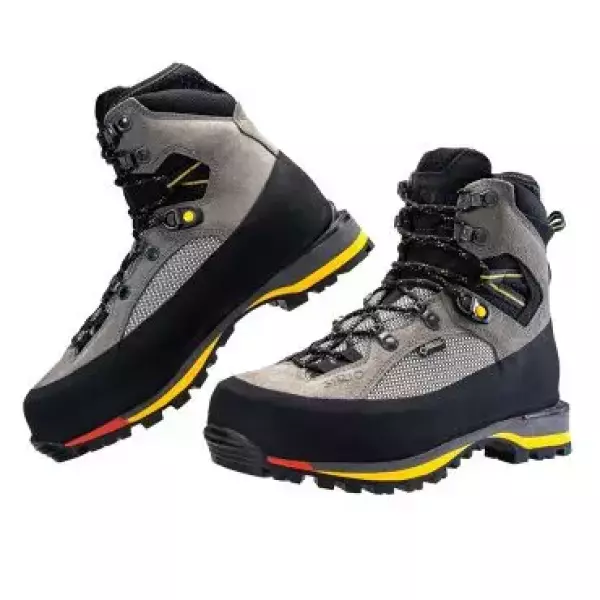 軽量で歩きやすいアルパインブーツ『P.F.730』