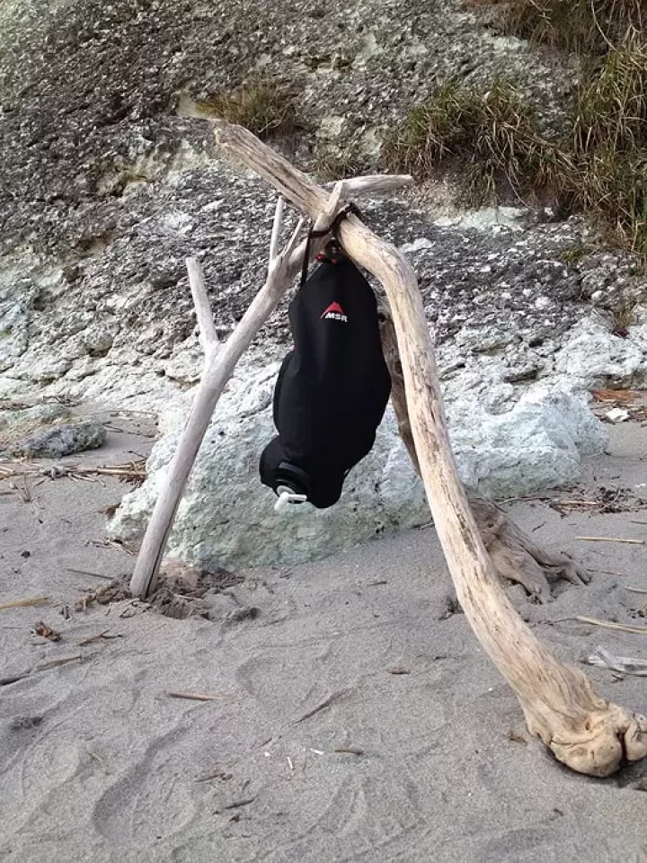 簡易手洗い場をストラップギアで