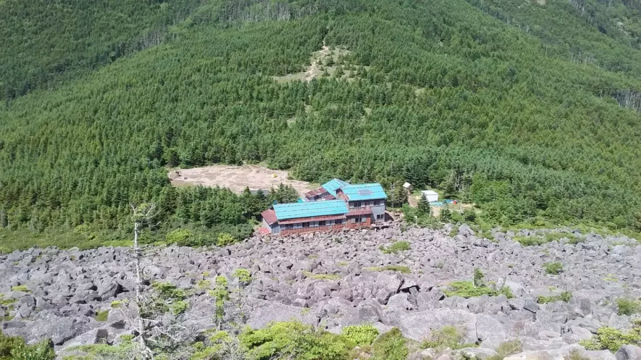 登山 編笠山 青年小屋 山小屋