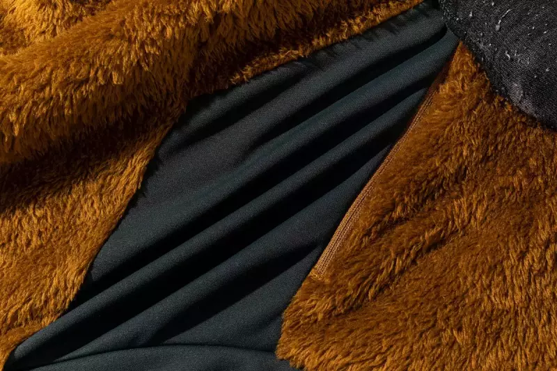 マウンテンハードウェア モンキーフリースのストレッチ性