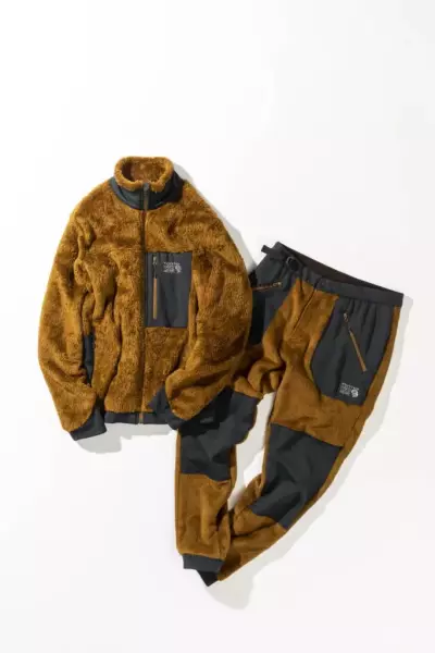 マウンテンハードウェア モンキーフリースの上下スタイル