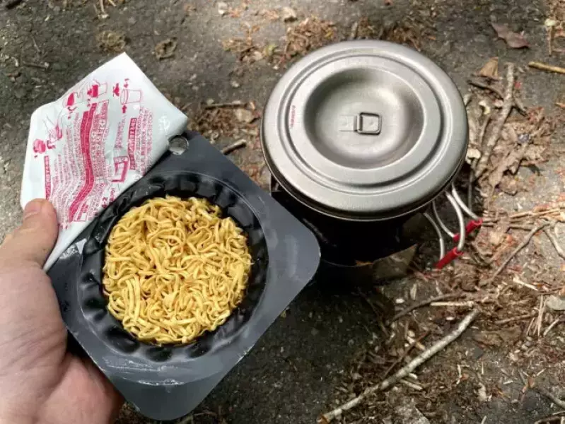 登山で楽しむ山ごはんに必要なお湯の量