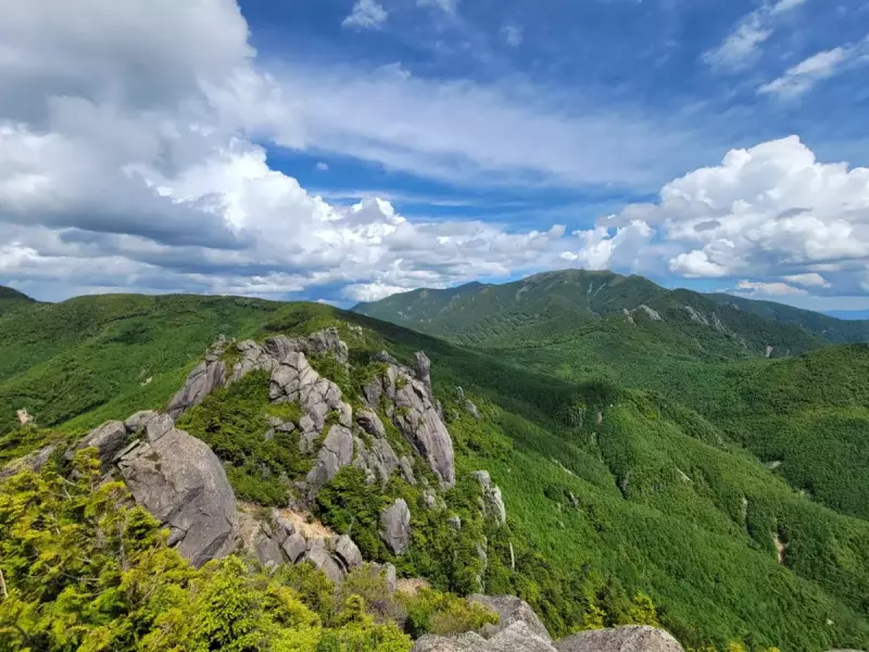 富士見平小屋から瑞牆山へ 瑞牆山山頂