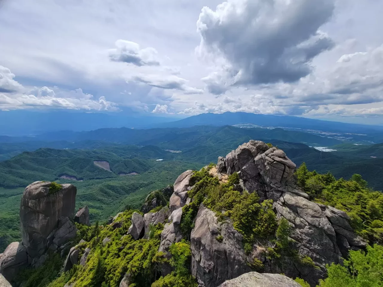 富士見平小屋から瑞牆山へ 瑞牆山山頂