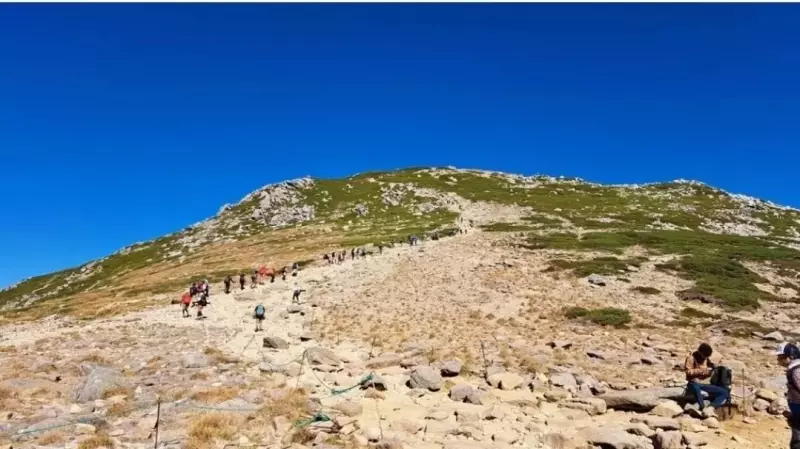 テントを撤収して宝剣岳